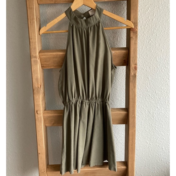 Romper - Picture 2 of 4